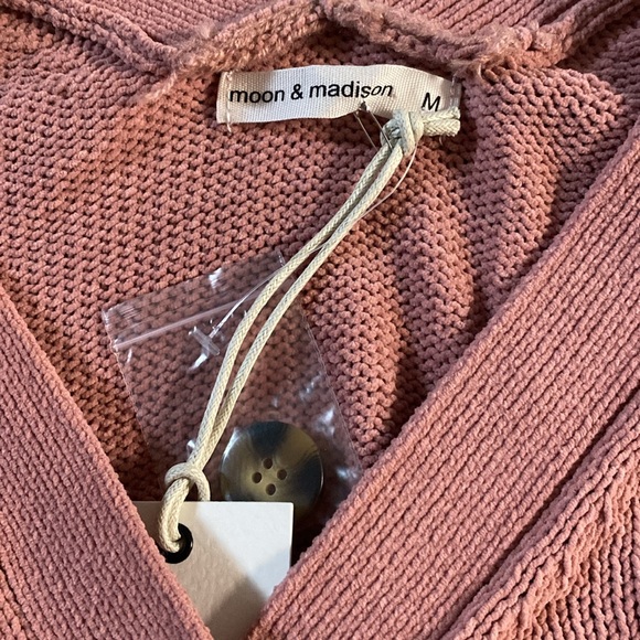 NWT Pretty Cropped Sweater - Picture 4 of 4